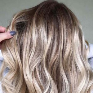 Vanilla Chai Hair Is the Warm and Cozy Way to Go Blonde This Fall