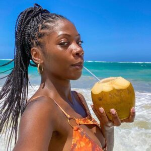 17 Protective Hairstyles for Vacation That Are Effortless and Elegant