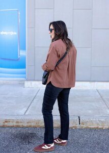 How to Style Black Wash Jeans: Tips for Casual and Dressy Outfits